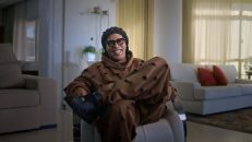 Ronaldinho Efsanesi 1.Sezon 1.Bölüm izle